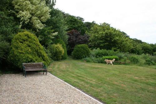 Larch Cottage, Ruston Dog Friendly With Hot Tub