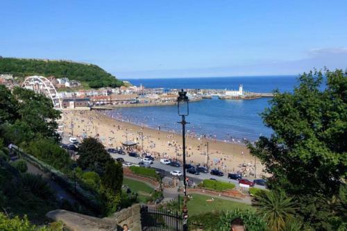 200 Year Old Large Townhouse With Sea Views