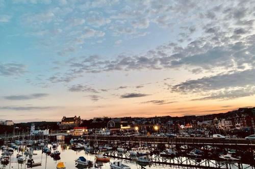 200 Year Old Large Townhouse With Sea Views