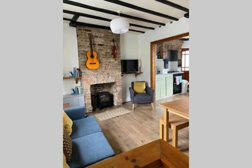 200 Year Old Large Townhouse With Sea Views
