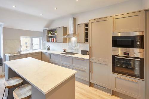 Host & Stay - The Avenue Victoria Apartment