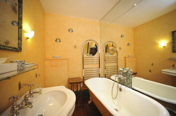 Hotel Chateau De Canisy