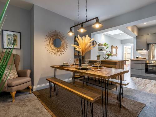 Pass The Keys Stylish Modern Victorian Home With Two Bedrooms