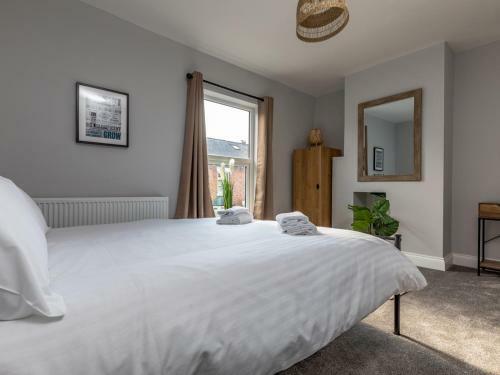 Pass The Keys Stylish Modern Victorian Home With Two Bedrooms