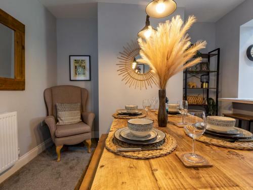 Pass The Keys Stylish Modern Victorian Home With Two Bedrooms
