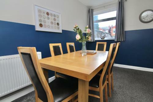 Mount House - Cosy Spacious Home