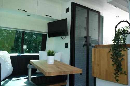 Superb 4 Berth Campervan With Kingsize Bed