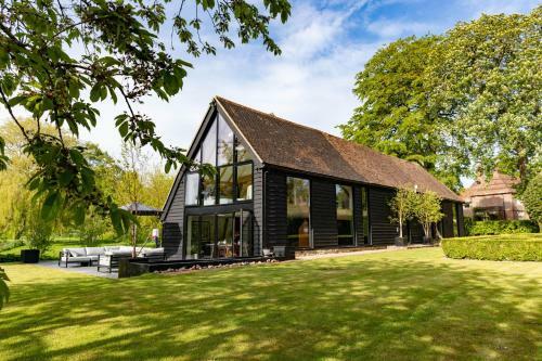Tithe Barn 10 Guests