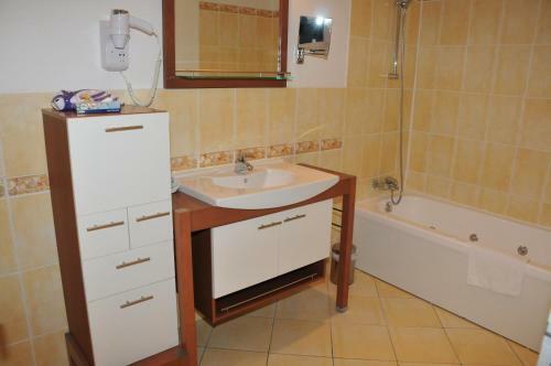 Hotel H�tellerie Nouvelle De Villemartin