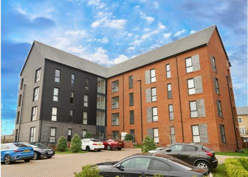 Luxury 2 Bed Apartment With Parking Near London