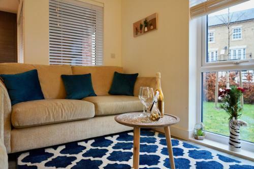Luxury 2 Bed Apartment With Parking Near London