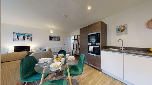 Luxury 2 Bed Apartment With Parking Near London