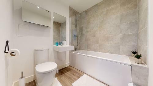Luxury 2 Bed Apartment With Parking Near London