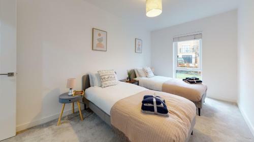 Luxury 2 Bed Apartment With Parking Near London