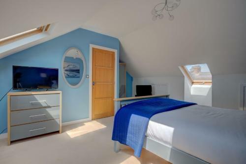 Sunderland Self Catering 2 - Violet Cottage Free Parking