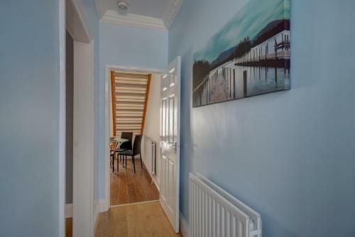 Sunderland Self Catering 2 - Violet Cottage Free Parking