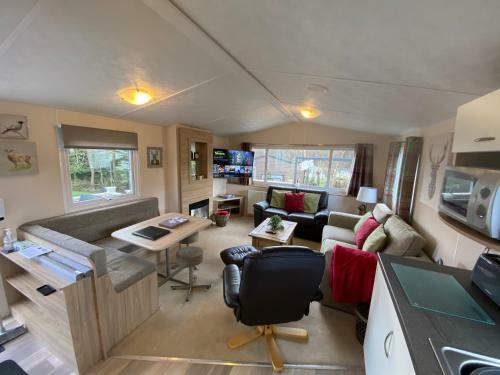 Lovely Private Hot Tub Cabin & Pergola