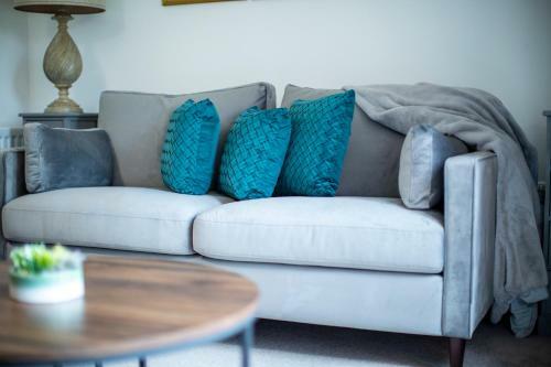 Modern House With Free Private Parking, Wifi & Netflix