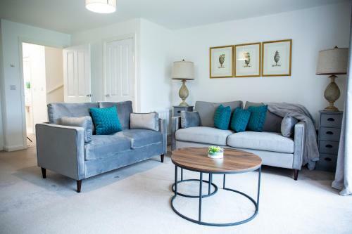 Modern House With Free Private Parking, Wifi & Netflix