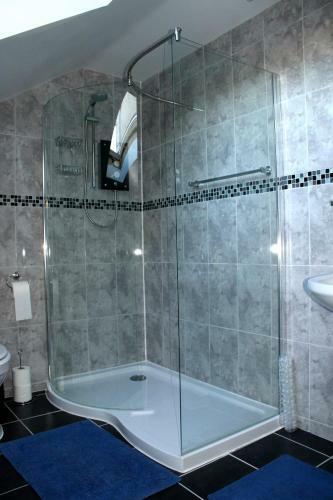 Bed & Breakfast Highworth House