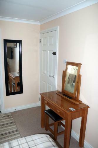 Bed & Breakfast Highworth House