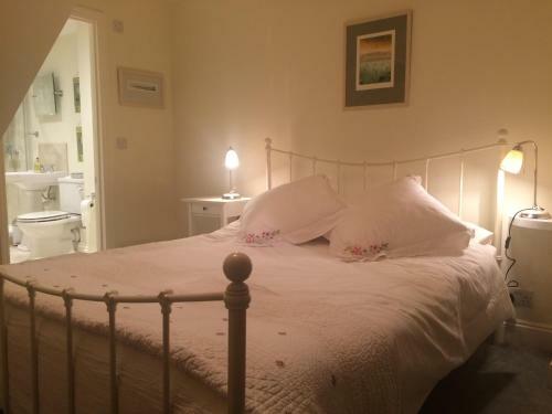 Bed & Breakfast Old Station Gardens, Sw London