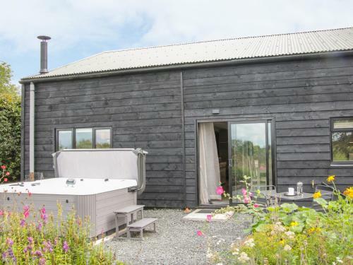 The Pig Shed -sty 2