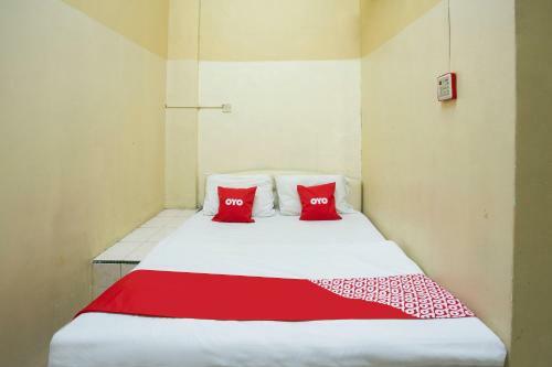 Spot On 90137 Casavilla Hotel Pudu