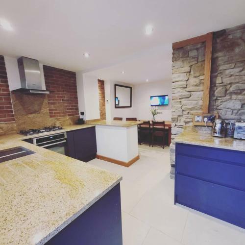 3 Bed Luxury Cottage With Private Hot Tub