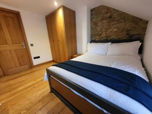 3 Bed Luxury Cottage With Private Hot Tub