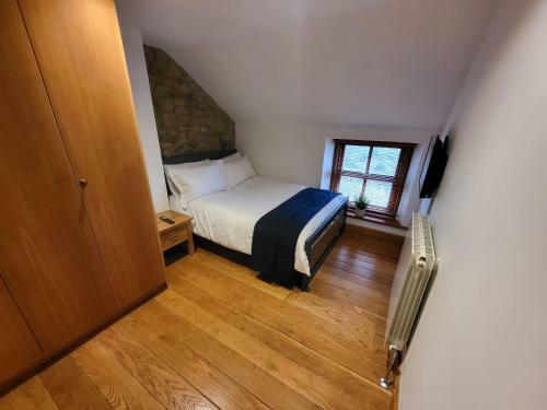 3 Bed Luxury Cottage With Private Hot Tub