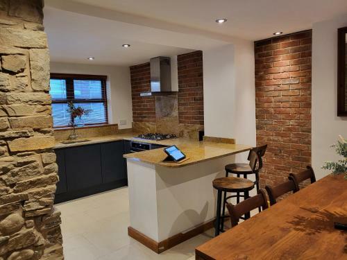 3 Bed Luxury Cottage With Private Hot Tub