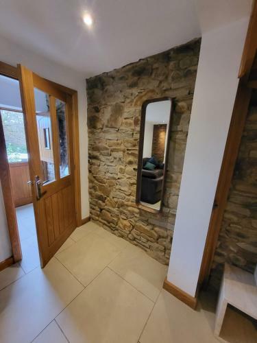 3 Bed Luxury Cottage With Private Hot Tub