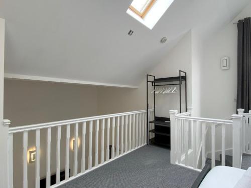 Pass The Keys Superb Duplex Apartment, Sleeps 5 With Free Parking