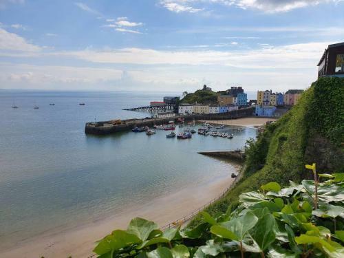 Apartamento Stylish Flat In Central Tenby + Parking & Balcony