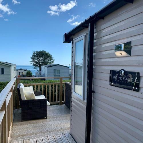 Lydstep Beach Bayview 2021 3-bedroom Holiday Home.