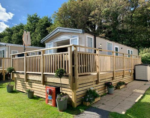 Lydstep Beach Bayview 2021 3-bedroom Holiday Home.