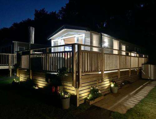 Lydstep Beach Bayview 2021 3-bedroom Holiday Home.