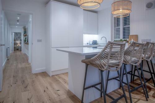 Midnight - 2 Bedroom Apartment - Tenby
