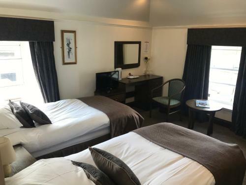 Lion And Unicorn Hotel