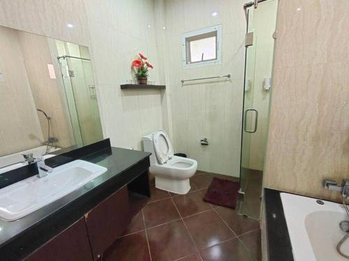 Baronial Pool Villas 28