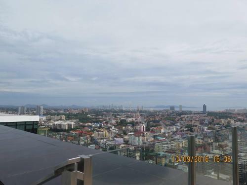 Central Pattaya Near Hilton 1 Br Poolseaview 8