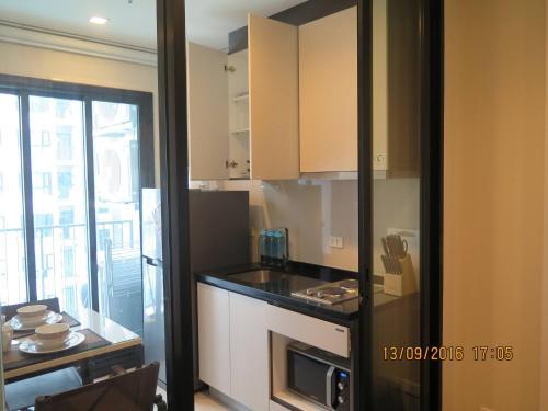 Central Pattaya Near Hilton 1 Br Poolseaview 8