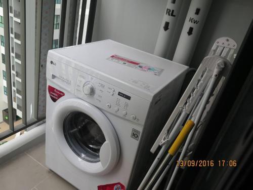 Central Pattaya Near Hilton 1 Br Poolseaview 8