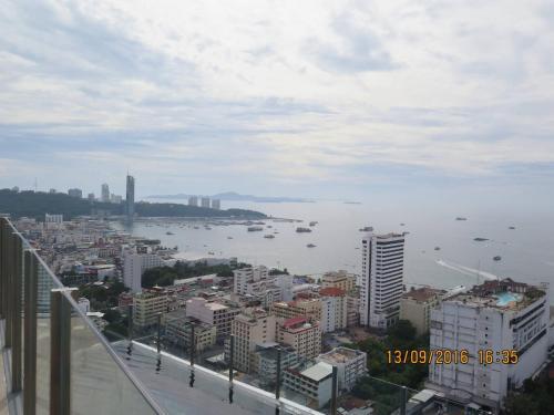 Central Pattaya Near Hilton 1 Br Poolseaview 8