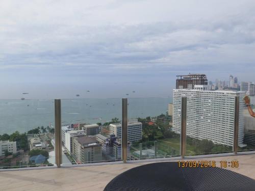 Central Pattaya Near Hilton 1 Br Poolseaview 8