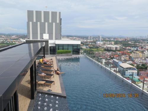 Central Pattaya Near Hilton 1 Br Poolseaview 8