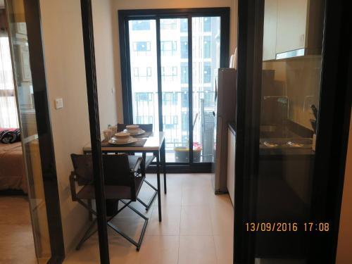Central Pattaya Near Hilton 1 Br Poolseaview 8