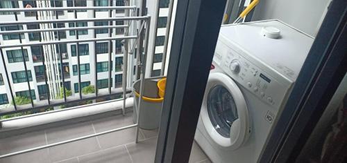Central Pattaya Near Hilton 1 Br Poolseaview 8