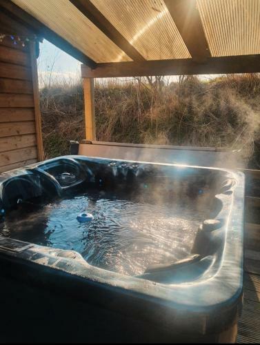 Beautiful Wooden Tiny House With Hot Tub 2